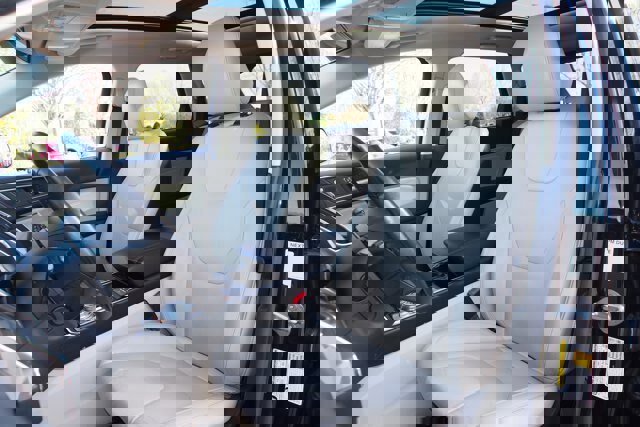 Certified 2019 Ford Edge Titanium w/ Equipment Group 301A image 17