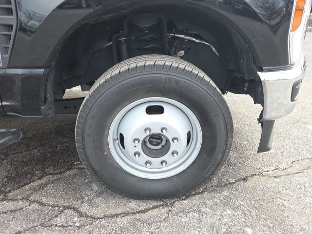 Certified 2024 Ford F350 XL w/ XL Driver Assist Package image 9