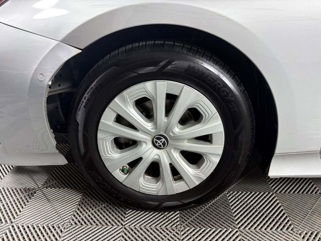 Used 2019 Toyota Prius image 10