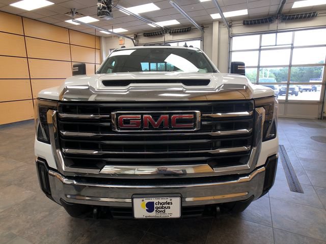 Used 2024 GMC Sierra 2500 SLE w/ SLE Value Package; AWD/4WD image 2