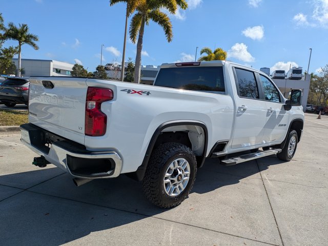 Used 2025 Chevrolet Silverado 2500 LT w/ Convenience Package AWD/4WD image 4