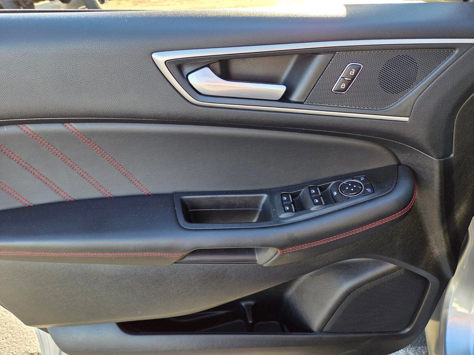 Certified 2024 Ford Edge ST-Line image 17