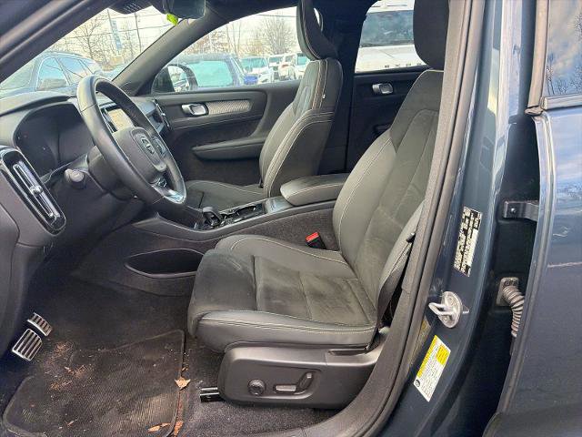 Used 2022 Volvo XC40 P8 Recharge Plus image 15