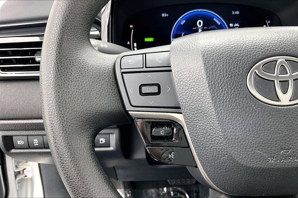 Used 2025 Toyota Camry LE FWD image 18