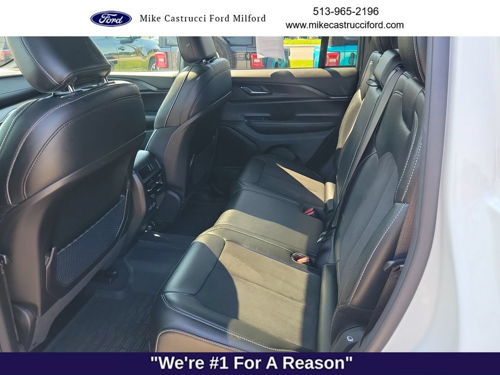 Used 2024 Jeep Grand Cherokee Altitude AWD/4WD image 23