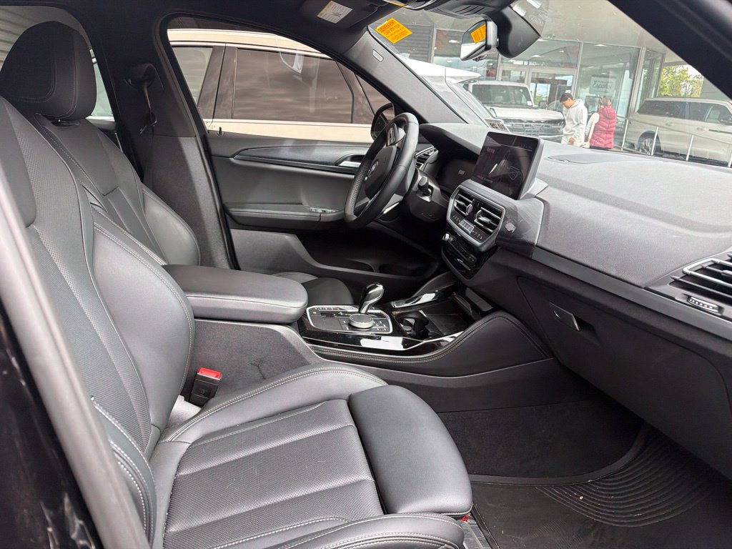 Used 2025 BMW X4 xDrive30i w/ Premium Package AWD/4WD image 5