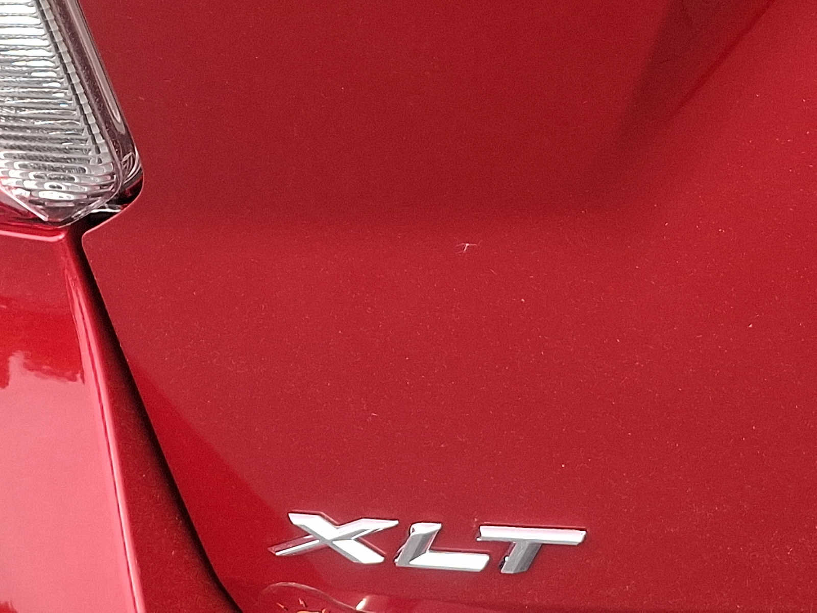 Certified 2020 Ford Explorer XLT w/ Equipment Group 202A AWD/4WD image 32