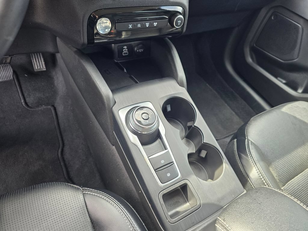 Certified 2025 Ford Escape Platinum AWD/4WD image 23
