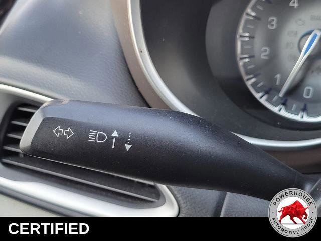 Used 2019 Chrysler Pacifica Touring-L image 30