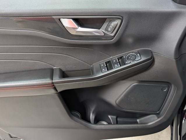 Certified 2025 Ford Escape ST-Line Select AWD/4WD image 11