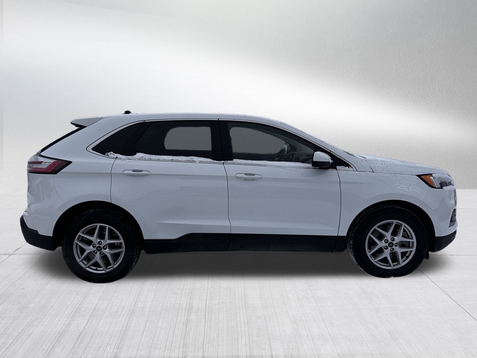 Certified 2024 Ford Edge SEL image 8