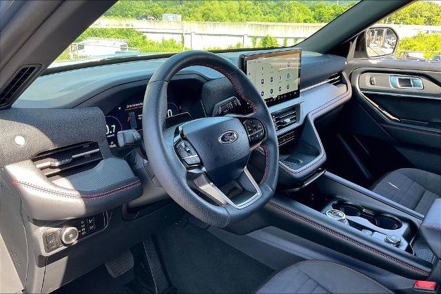 Certified 2025 Ford Explorer ST-Line w/ Premium Package AWD/4WD image 14