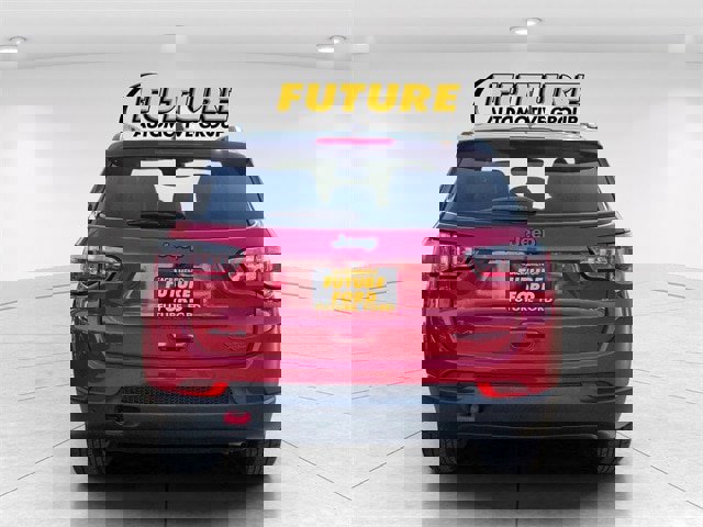 Used 2023 Jeep Compass Trailhawk image 4