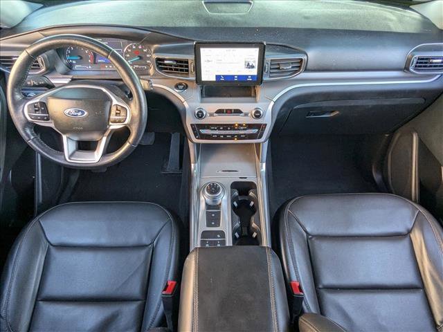 Certified 2022 Ford Explorer XLT w/ Equipment Group 202A image 17