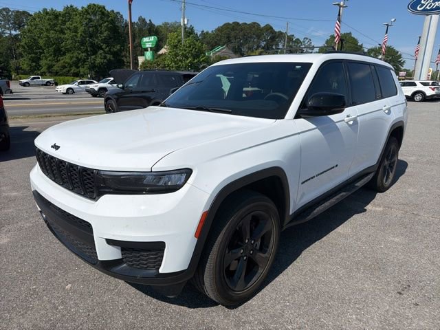 Used 2024 Jeep Grand Cherokee L Altitude image 3