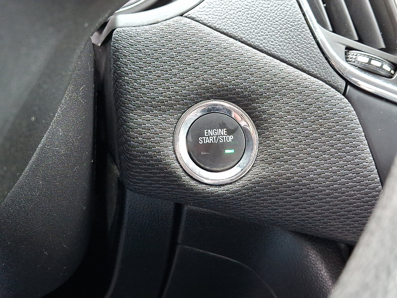 Used 2017 Chevrolet Cruze LT w/ Convenience Package image 32