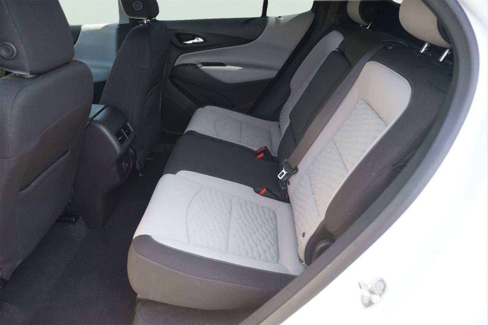 Used 2019 Chevrolet Equinox LS FWD image 12