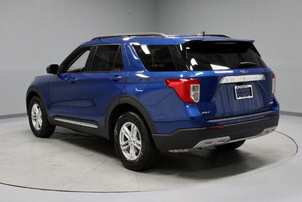 Certified 2022 Ford Explorer XLT w/ Equipment Group 202A image 3