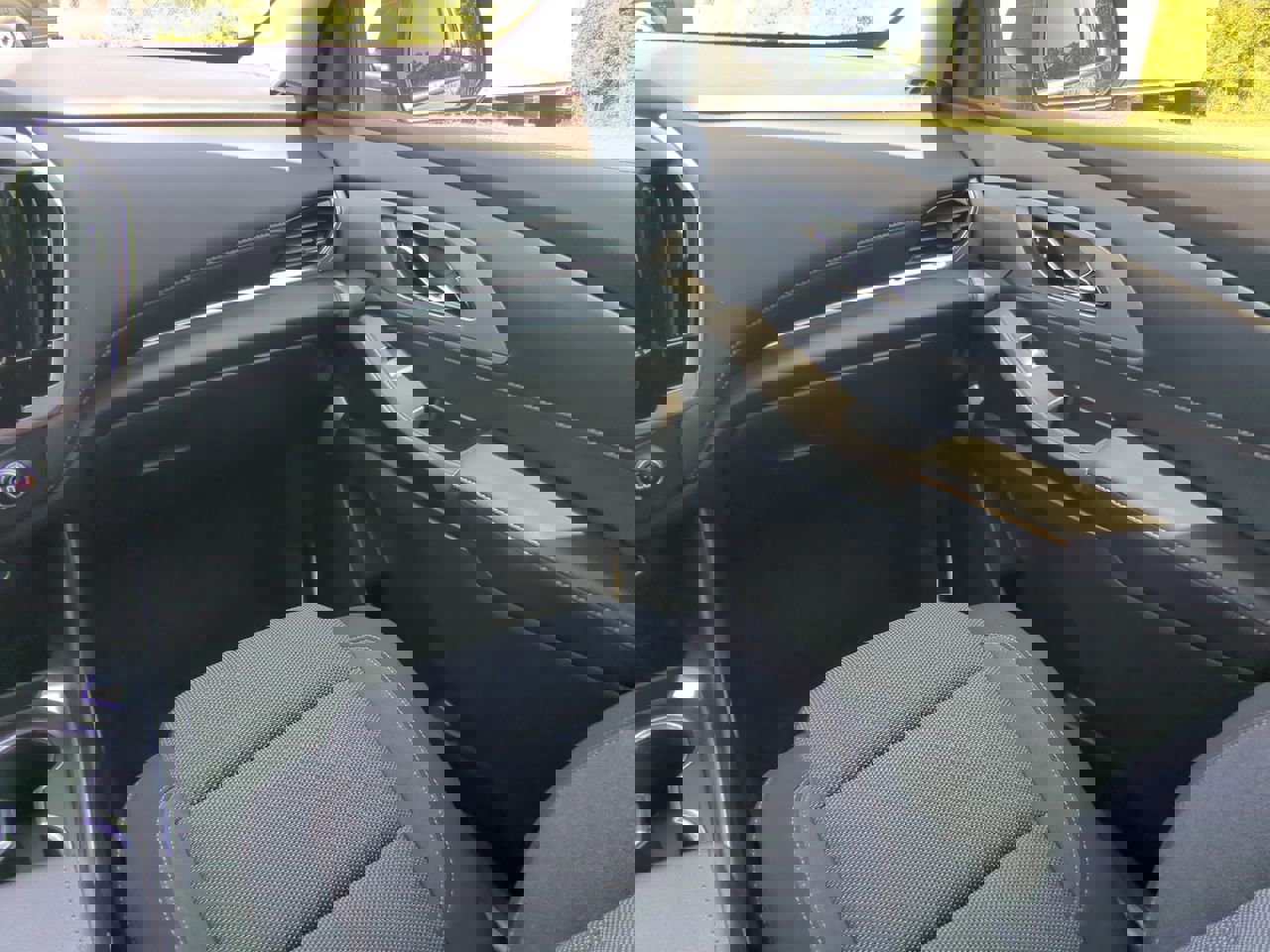 Used 2021 Chevrolet Traverse LT image 15