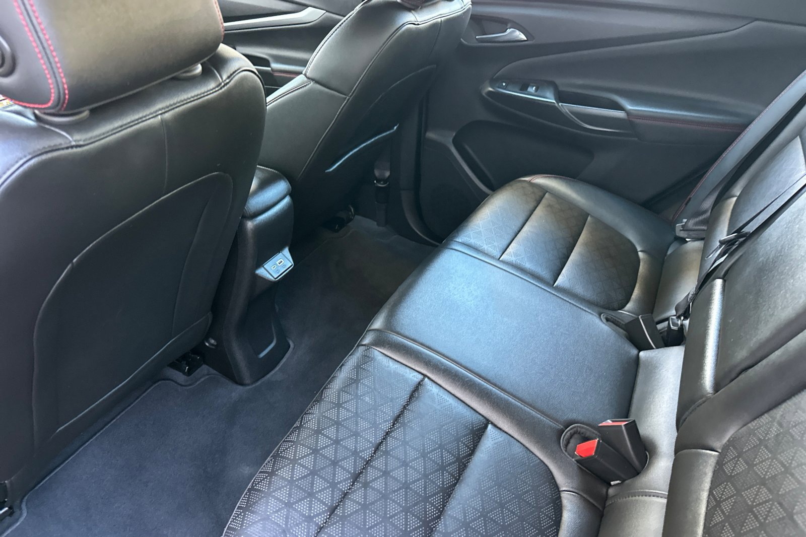 Used 2023 Chevrolet Bolt EUV Premier w/ Redline Edition image 11