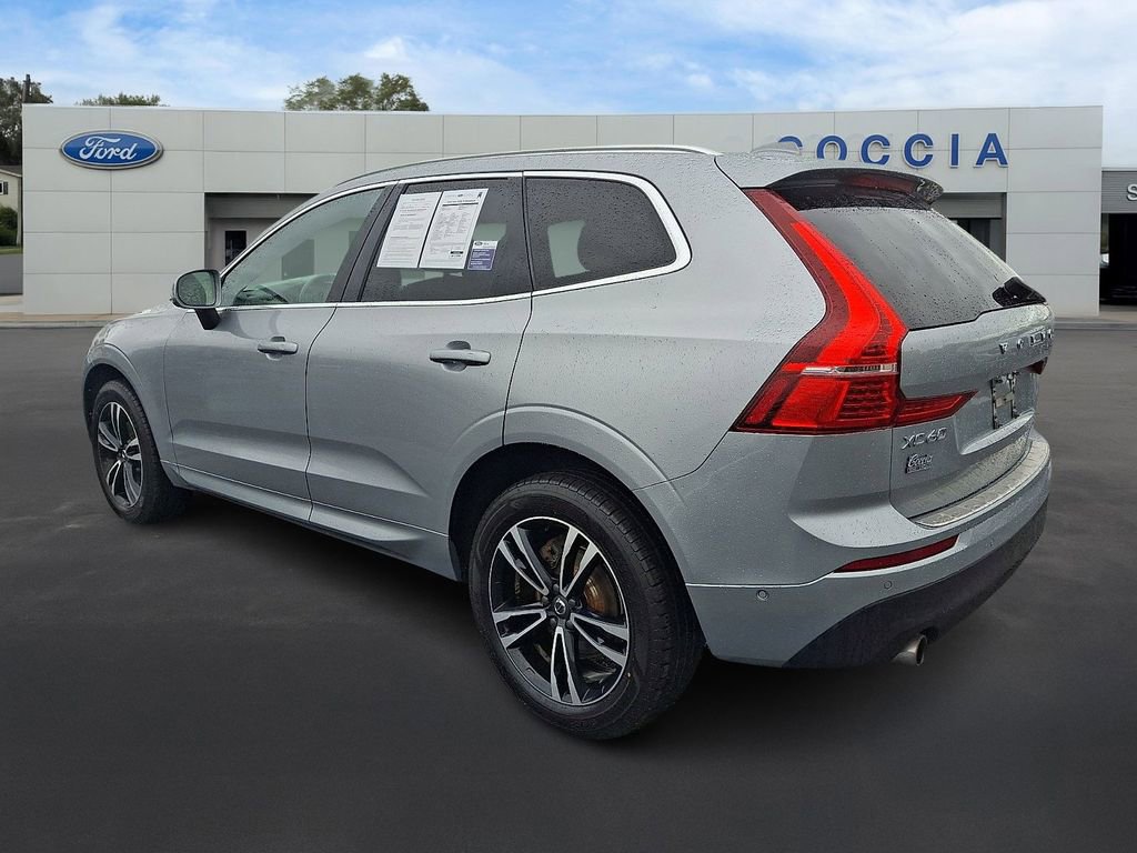 Used 2018 Volvo XC60 T5 Momentum w/ Vision Package AWD/4WD image 6