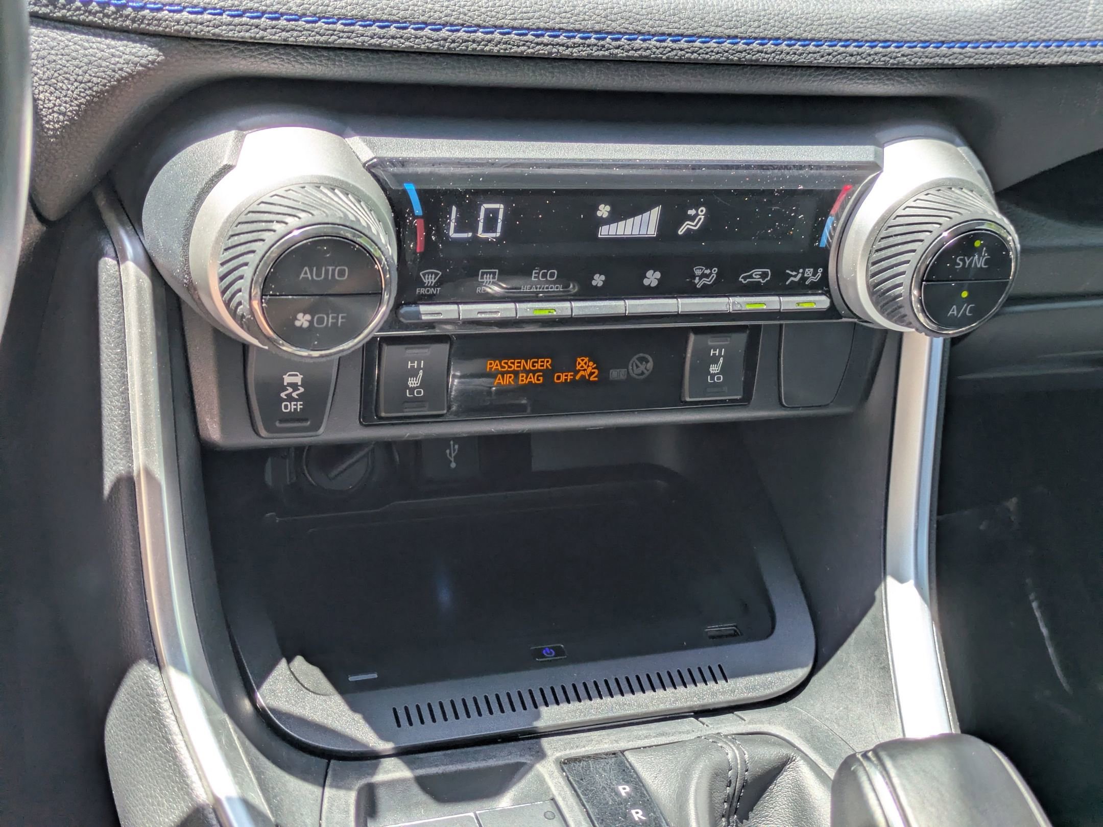 Used 2020 Toyota RAV4 XSE w/ XSE Grade Weather Package AWD/4WD image 21