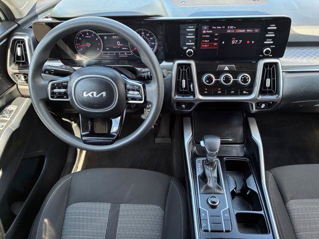 Used 2023 Kia Sorento LX FWD image 18