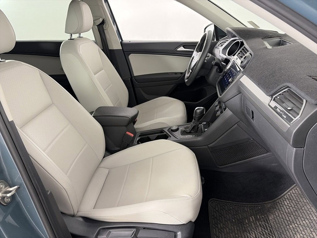 Used 2021 Volkswagen Tiguan SE image 31