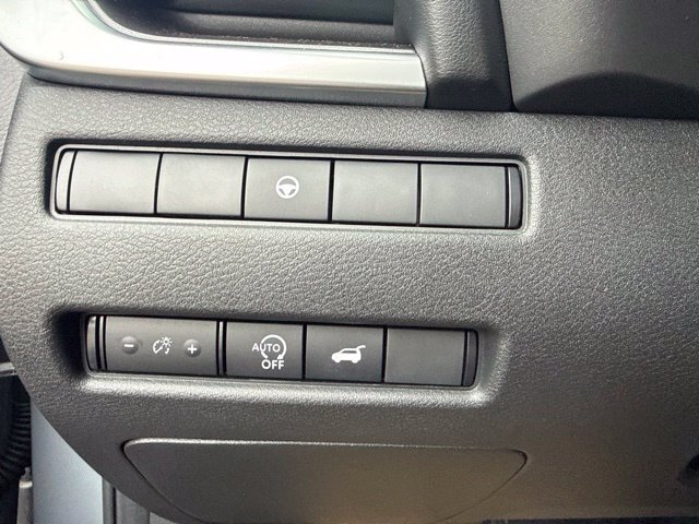 Used 2023 Nissan Rogue SV w/ SV Premium B Package AWD/4WD image 17