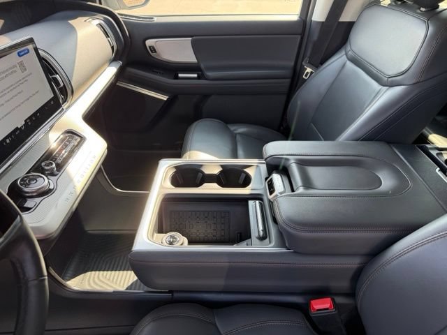 Certified 2025 Ford Expedition Active AWD/4WD image 16