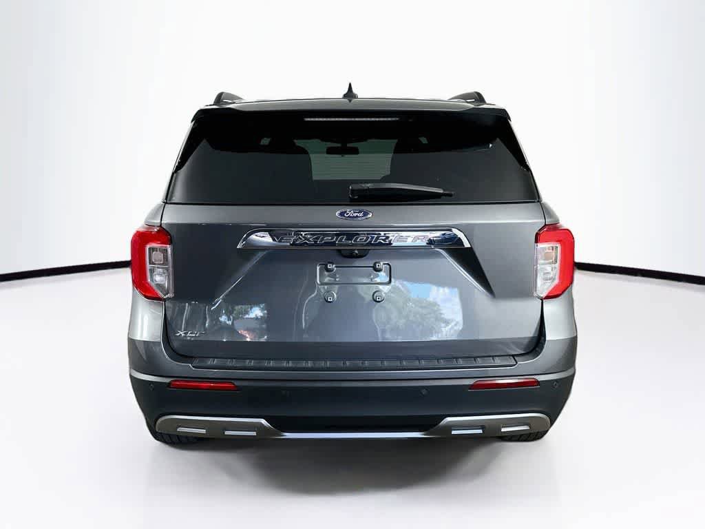 Certified 2023 Ford Explorer XLT w/ Equipment Group 202A RWD image 5
