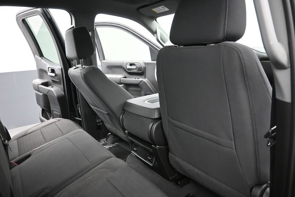 Used 2022 Chevrolet Silverado 1500 Custom RWD image 2