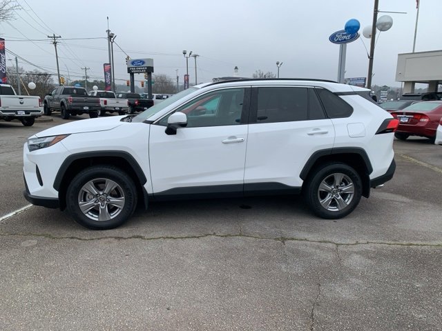 Used 2024 Toyota RAV4 XLE w/ Convenience Package image 5