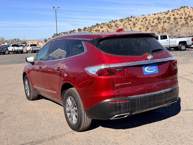 Used 2023 Buick Enclave Essence image 4