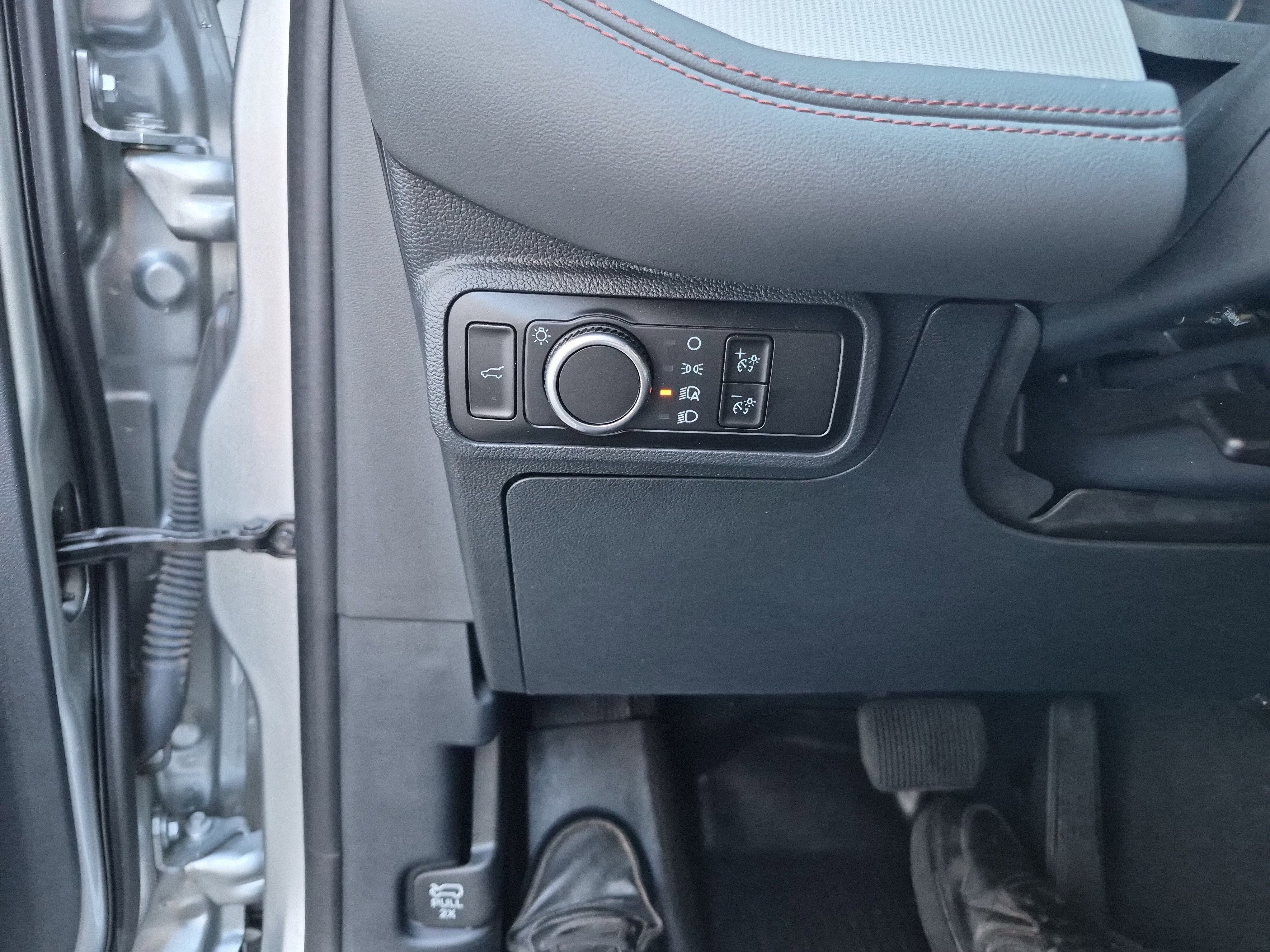 Certified 2025 Ford Explorer Active image 22