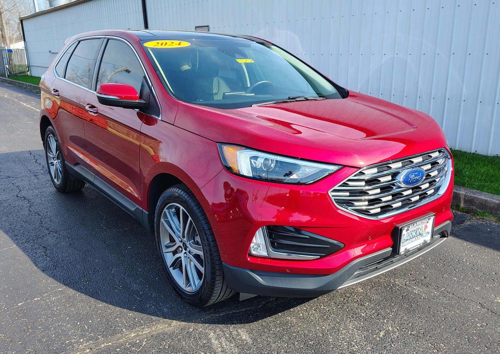 Certified 2024 Ford Edge Titanium AWD/4WD image 3