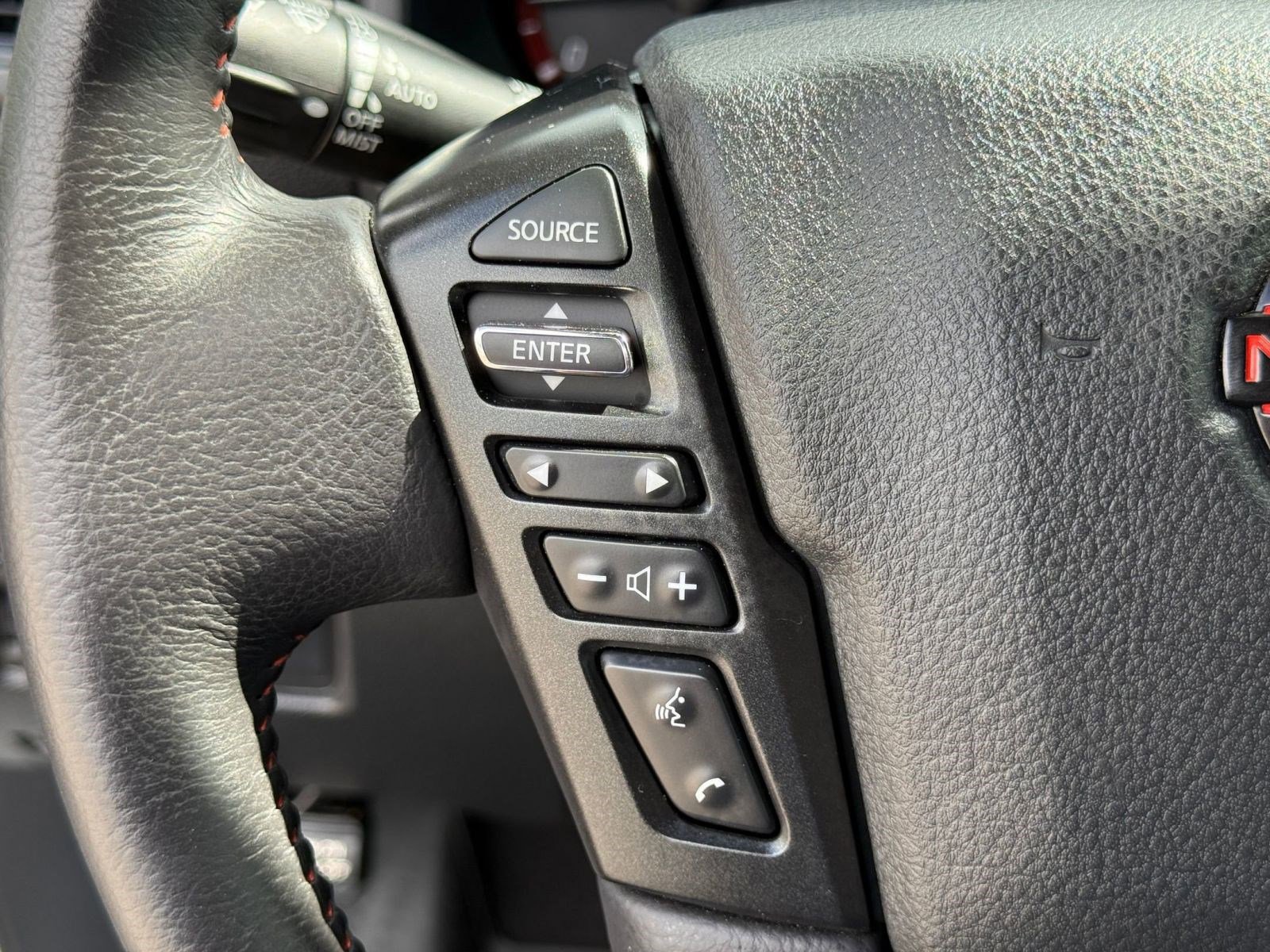 Used 2024 Nissan Titan PRO-4X w/ Pro-4x Convenience Package image 17