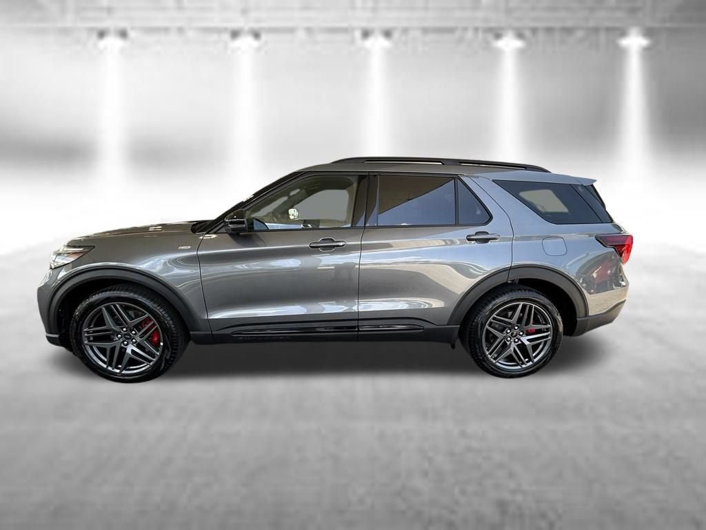 Certified 2026 Ford Explorer ST-Line w/ ST-Line Street Pack RWD image 8