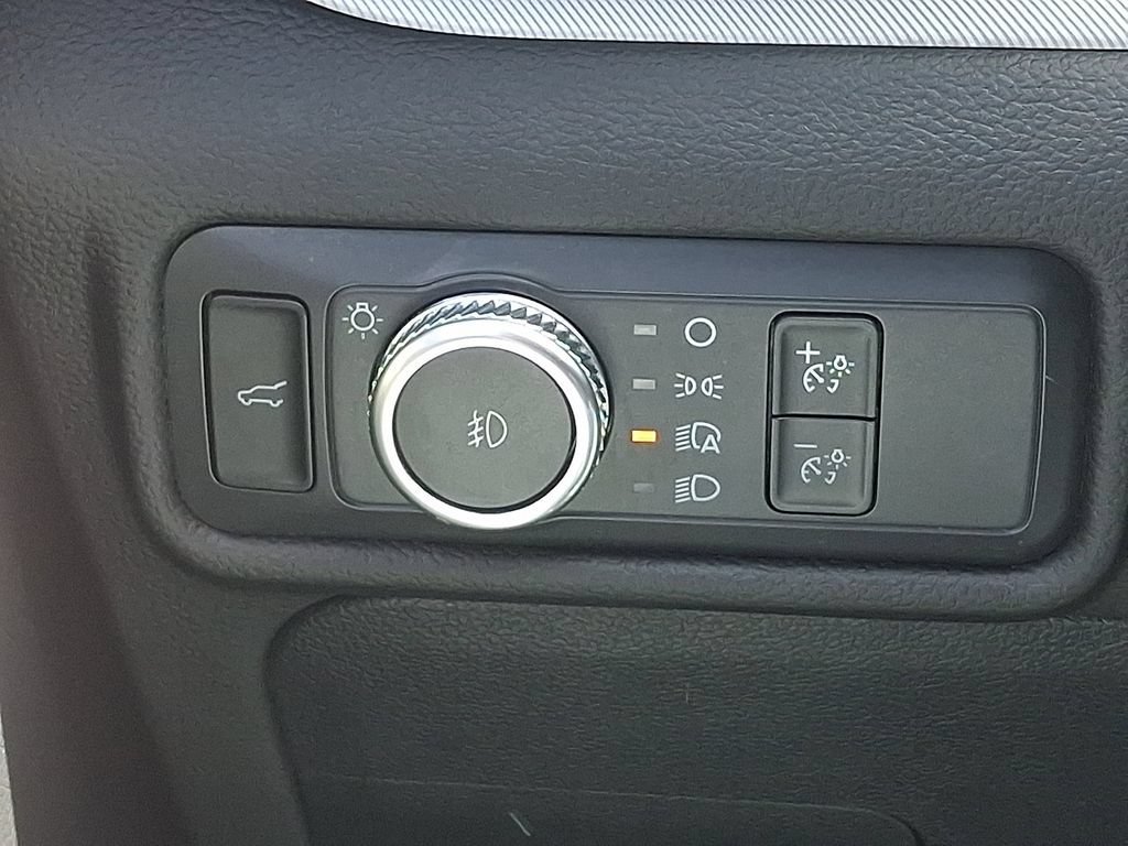 Certified 2021 Ford Explorer XLT w/ Equipment Group 202A AWD/4WD image 28