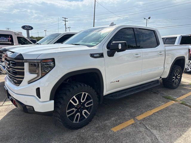 Used 2025 GMC Sierra 1500 AT4 w/ Technology Package AWD/4WD image 1