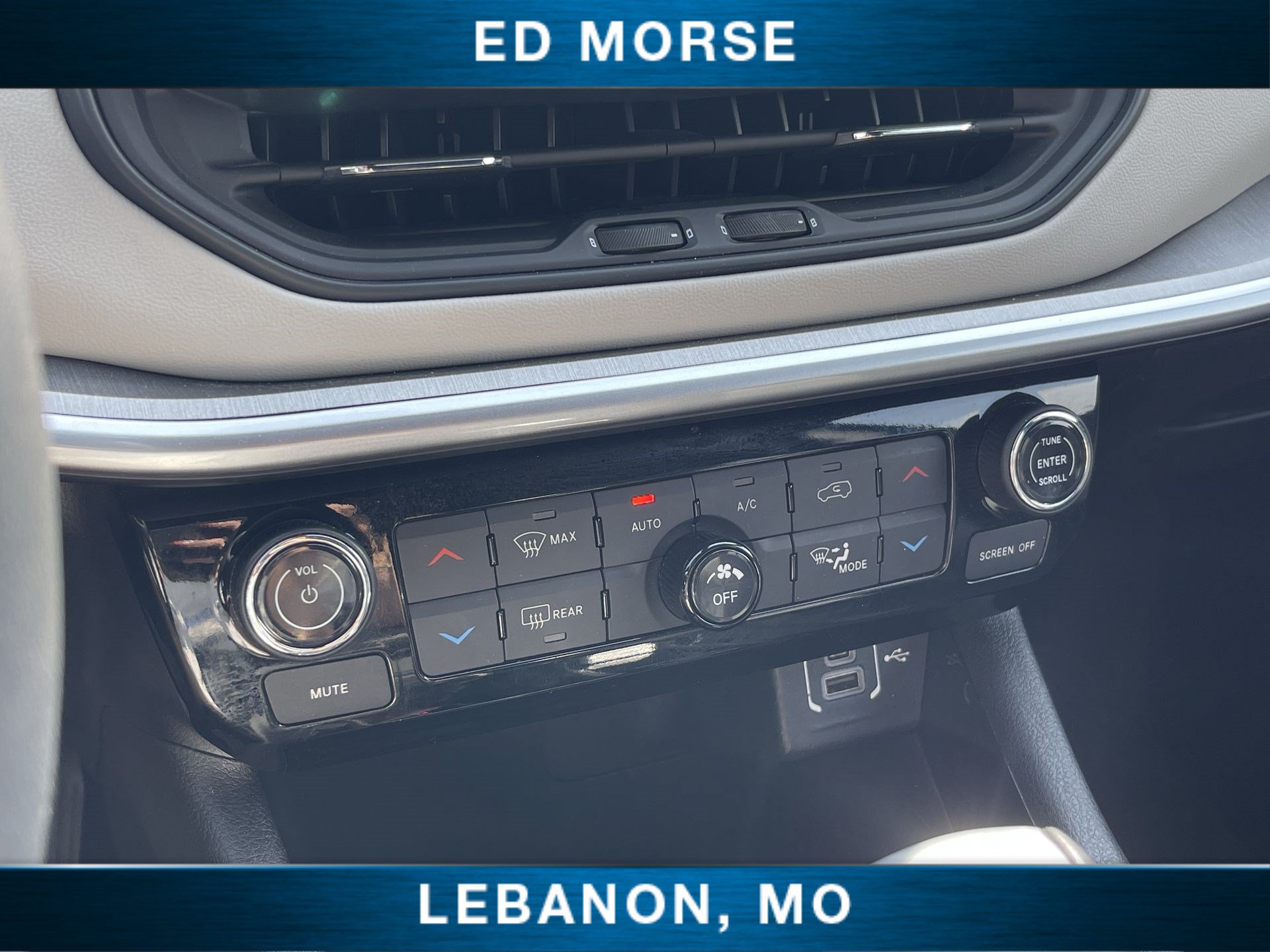 Used 2025 Jeep Compass Limited AWD/4WD image 16