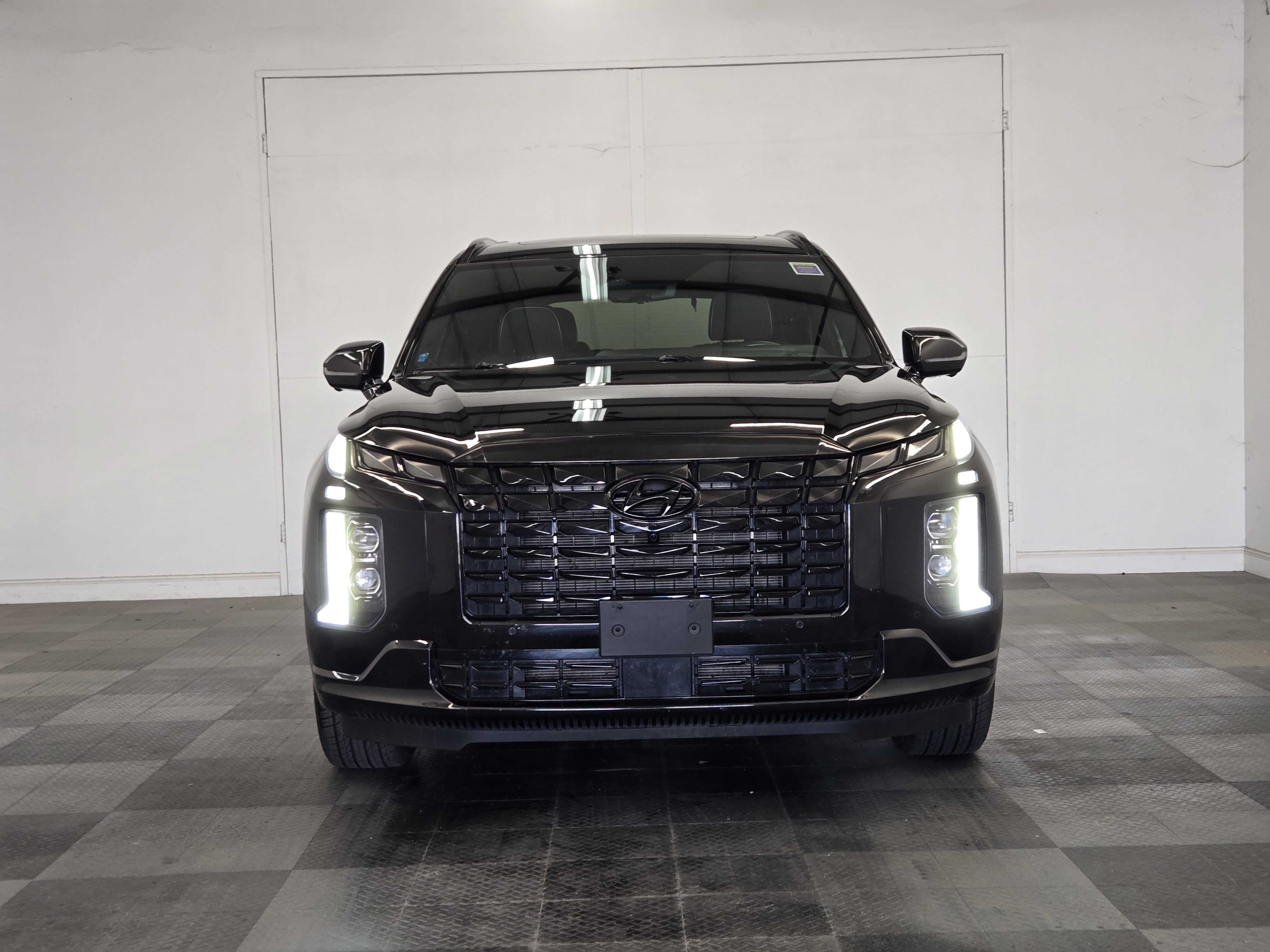 Used 2024 Hyundai Palisade Calligraphy AWD/4WD image 3