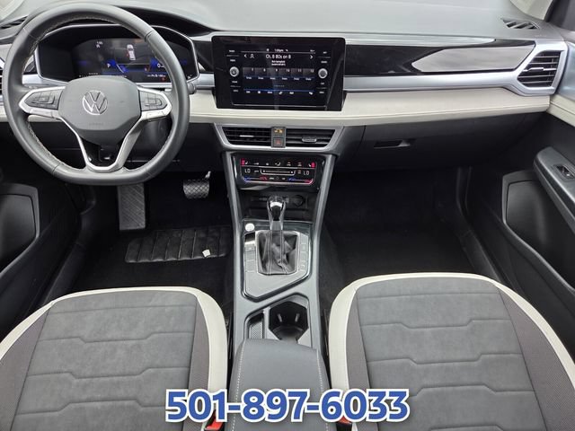 Used 2025 Volkswagen Taos SE FWD image 12