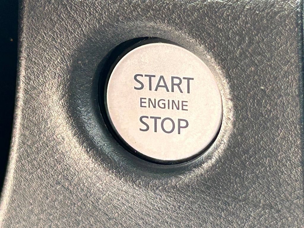 Used 2022 Nissan Frontier SV RWD image 39