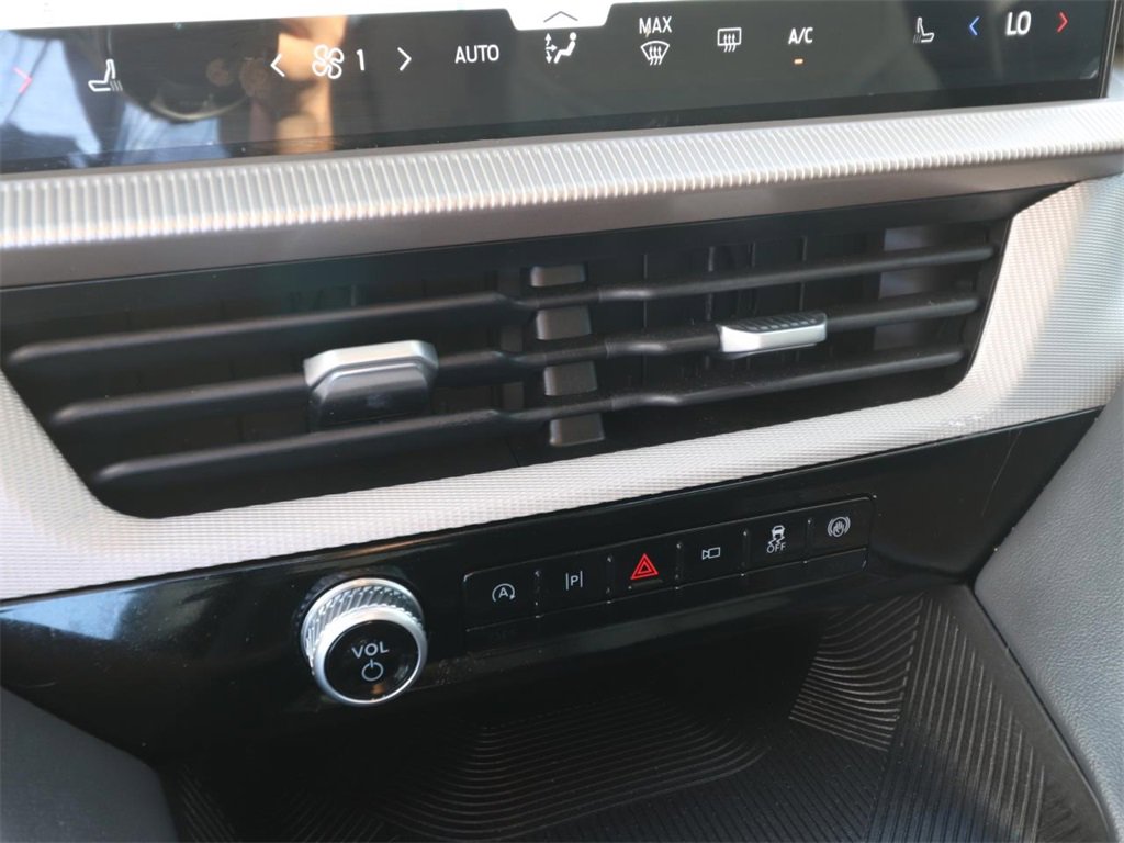 Certified 2025 Ford Explorer Active image 18