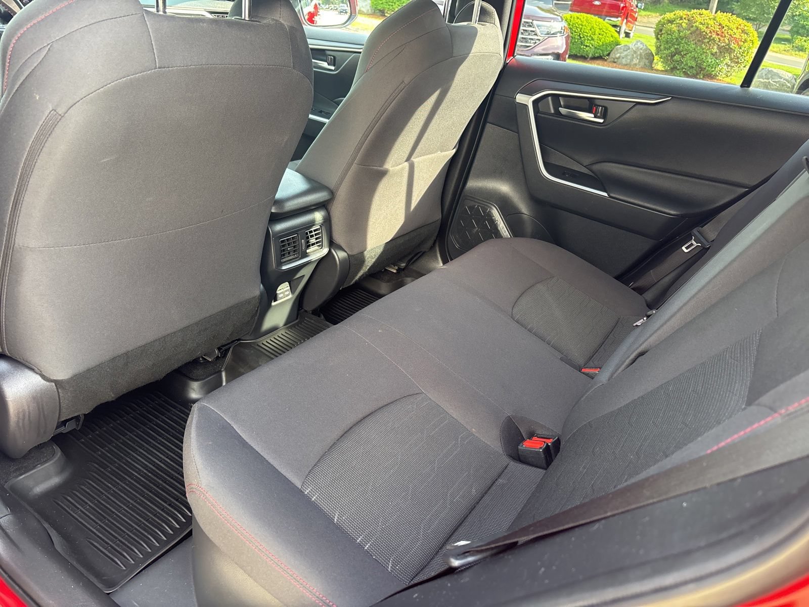 Used 2022 Toyota RAV4 SE AWD/4WD image 34