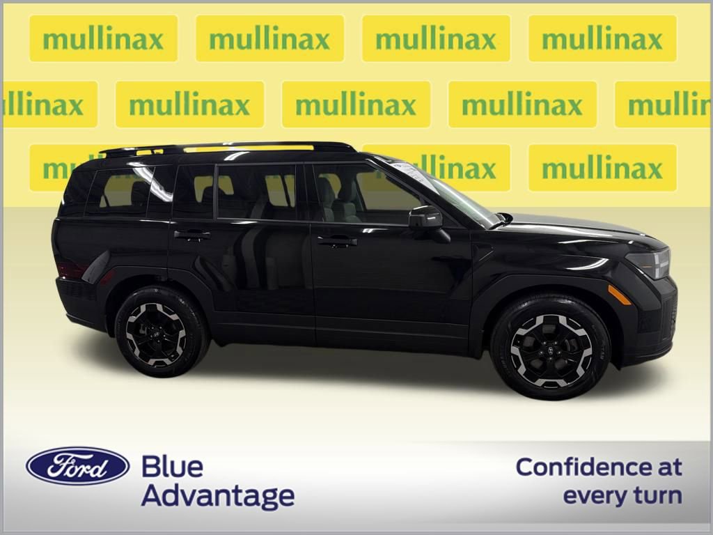 Used 2025 Hyundai Santa Fe SEL image 2