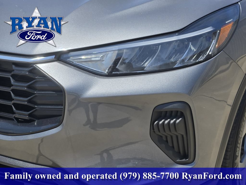 Certified 2025 Ford Escape ST-Line FWD image 6