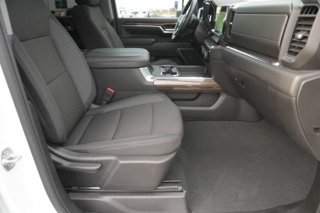 Used 2025 Chevrolet Silverado 3500 LT image 18