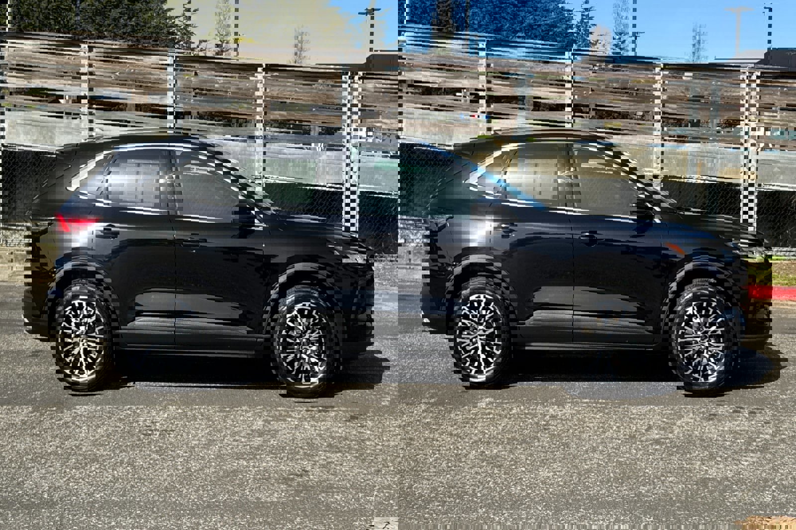 Certified 2025 Ford Escape Base image 3